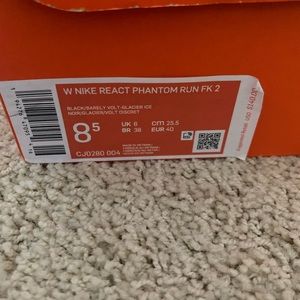 Women’s Nike react phantom run size 8.5